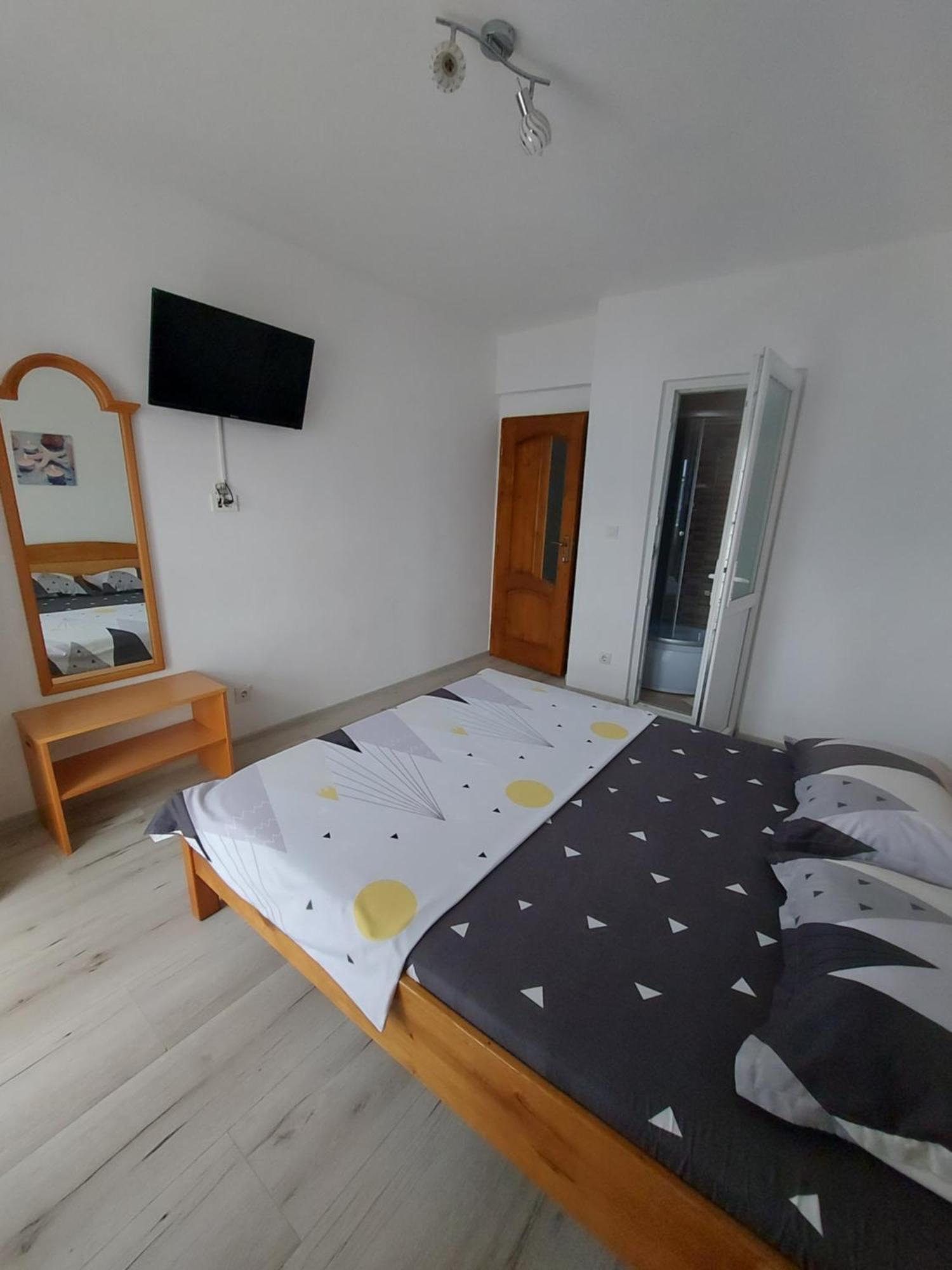 Casa Dalys Hotel Orşova Екстериор снимка