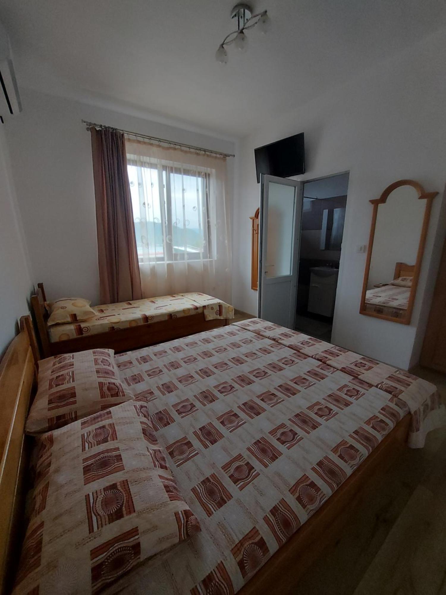 Casa Dalys Hotel Orşova Екстериор снимка