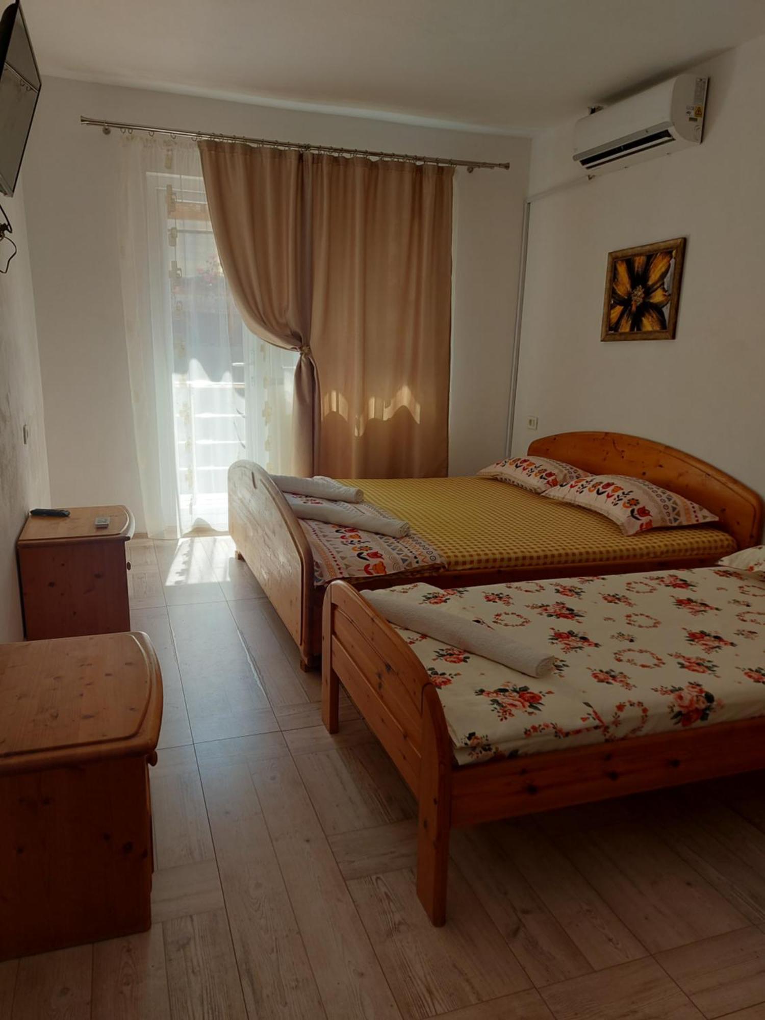 Casa Dalys Hotel Orşova Стая снимка
